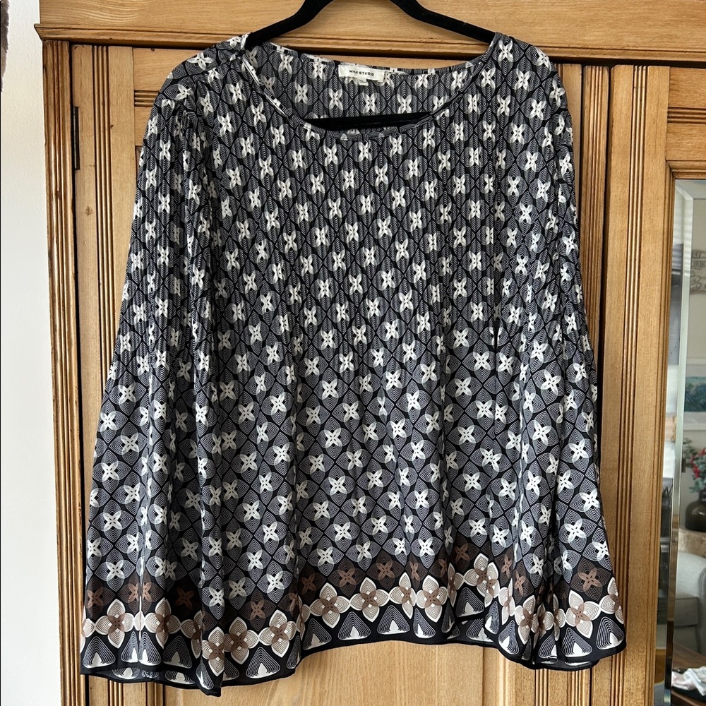 Max Studio XL Geometric Blouse